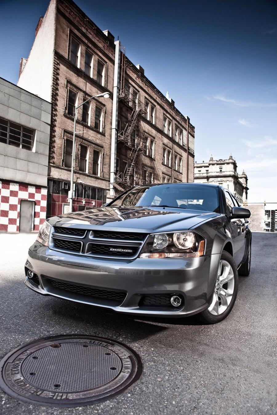  Dodge Avenger R/T 2012 года  (фото 9 из 24)